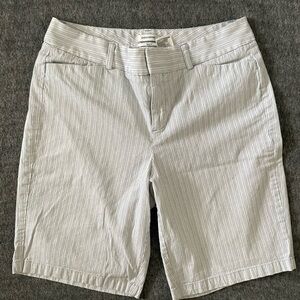 Dockers Women’s Ideal Fit Striped Chino Shorts ( 10 )